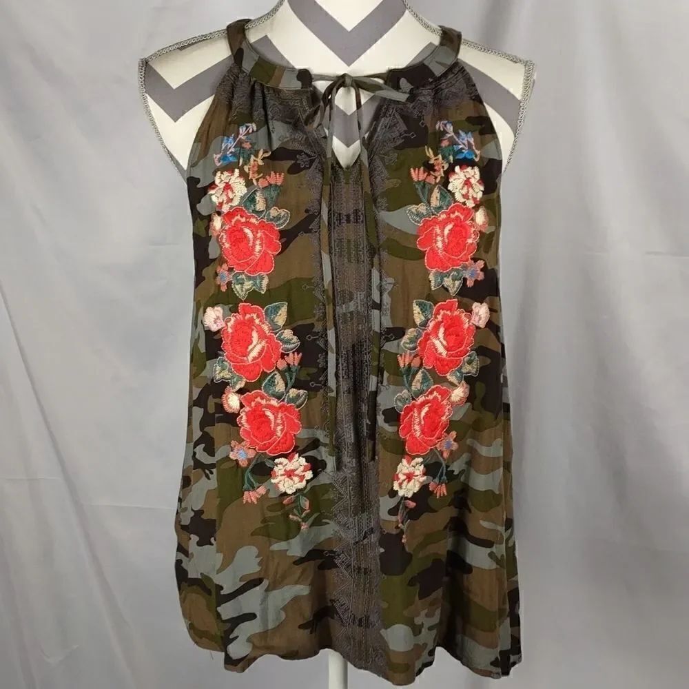 Andree by Unit Embroidered Floral Camo Halter Top